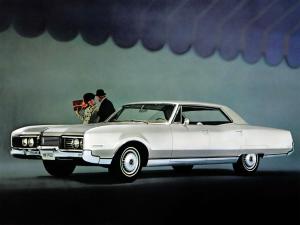 Oldsmobile 98 Holiday Sedan 1967 года